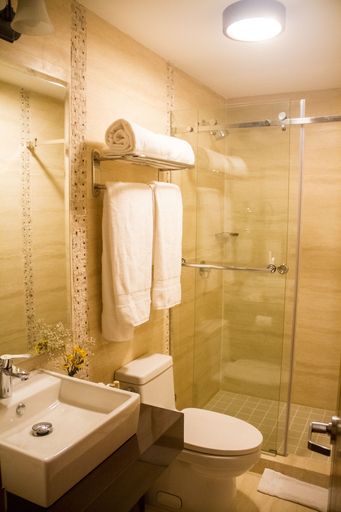 Bathroom 3, Los Brezos Boutique Hotel, Bugaba