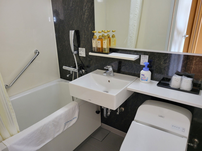 Bathroom 5, Hotel Osaka Castle, Osaka