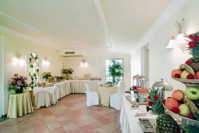 Food & Drinks 5, Hotel Quadrifoglio by Mancini, Rome