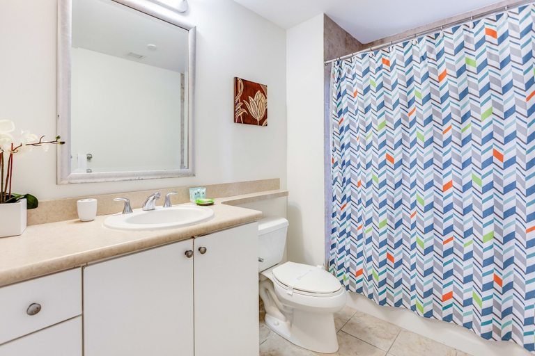 Bathroom 3, Towers of Dadeland by Miami Vacations, Miami-Dade