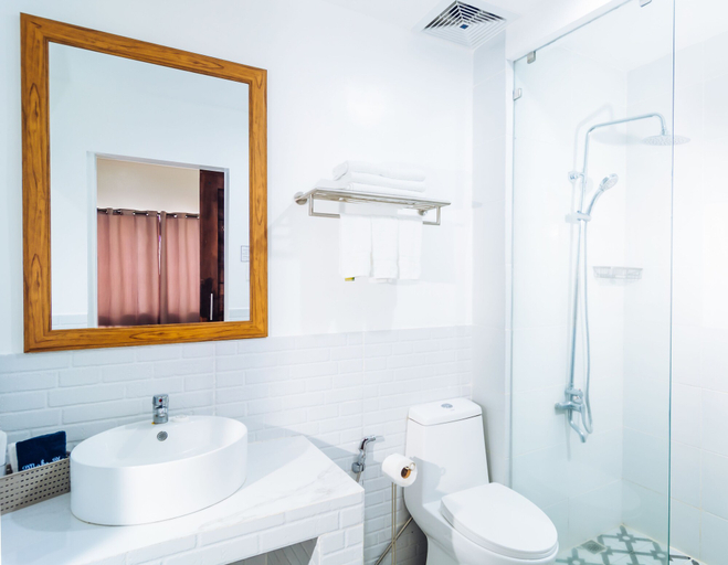 Bathroom 4, The Mansion, Mabalacat