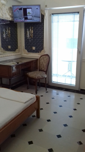 Bedroom 4, Hotel Esperides, South Aegean