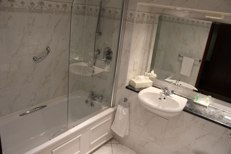 Bathroom 5, Grange Manor, Falkirk