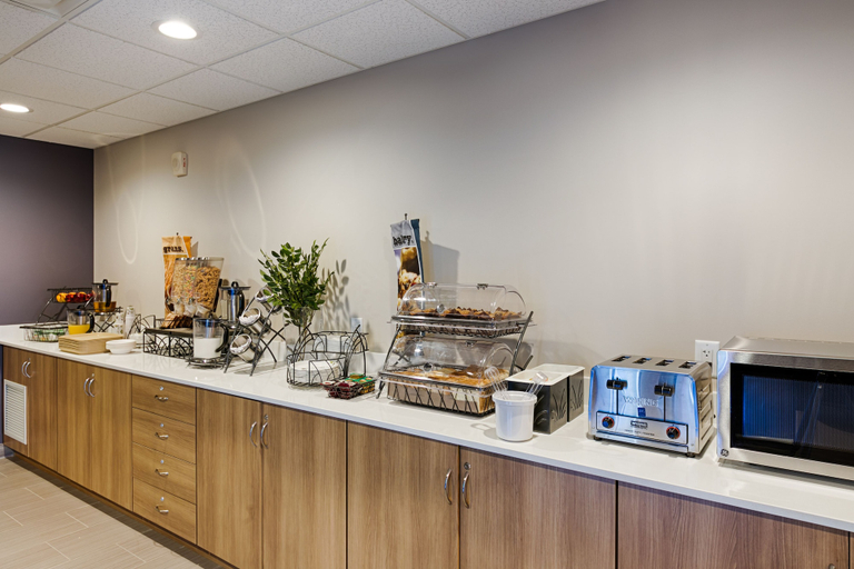 Food & Drinks 4, Microtel by Wyndham Casselman, Prescott and Russell