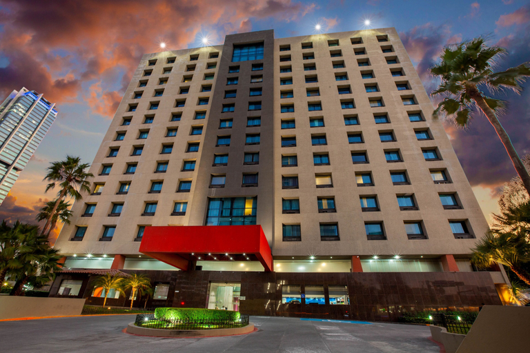 Exterior & Views 1, CHN Hotel Monterrey Centro, Trademark by Wyndham, Monterrey