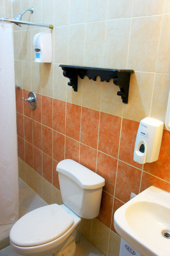 Bathroom 4, Hotel Los Balcones Leon, León