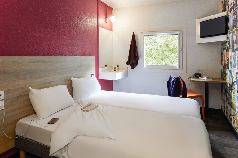 Bedroom 3, hotelF1 Antibes Sophia Antipolis, Alpes-Maritimes