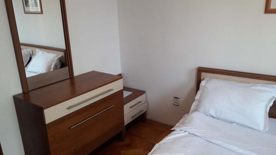 Bedroom 2, Km 0 Deluxe Apartment Old Town, Municipiul Bucuresti