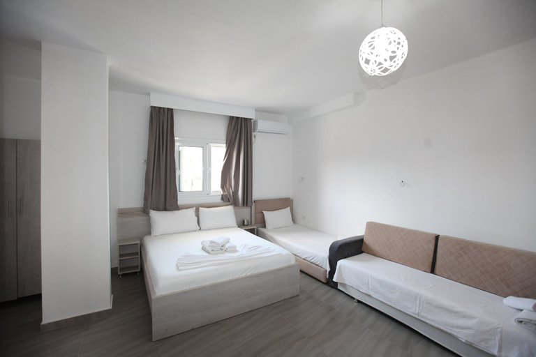 Bedroom 2, Vila Dodaj, Sarandës