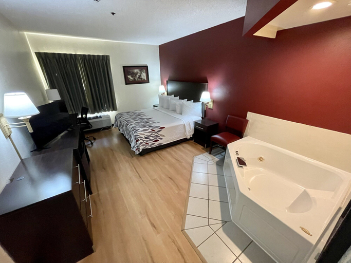 Bedroom 4, Red Roof Inn Clyde, Sandusky