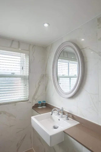 Bathroom 5, Harbour Hotel Sidmouth, Devon