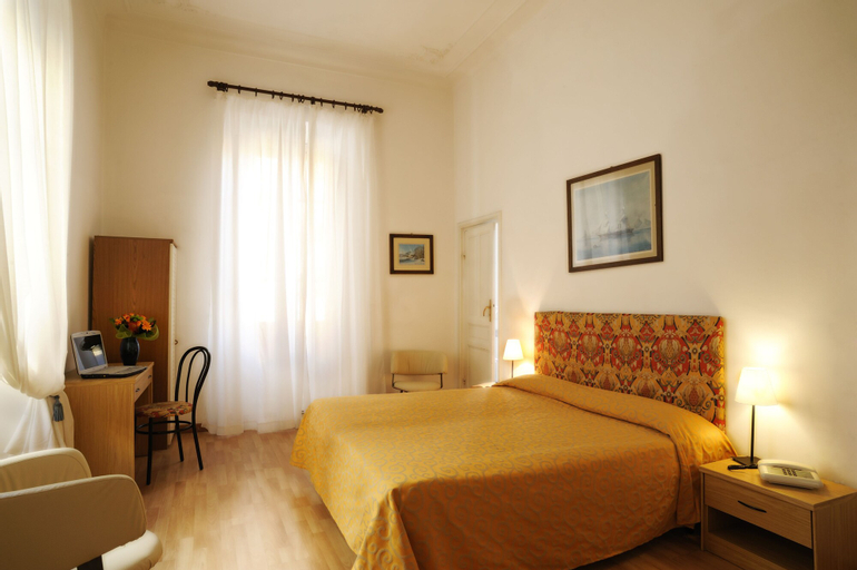 Bedroom 4, Hotel Alfieri, Savona