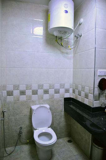 Bathroom 4, Hotel Blue Sapphire, Ilala