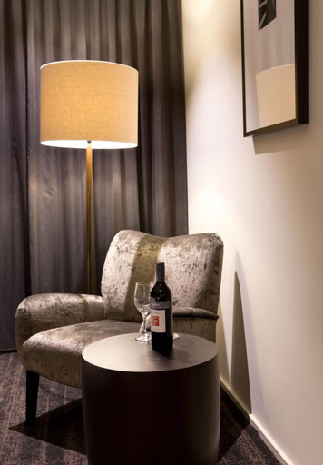Bedroom 4, The Glen Hotel & Suites, Eight Mile Plains