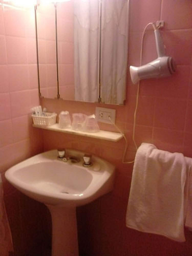 Bathroom 4, Ariston Hotel, Rosario
