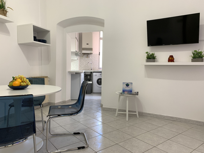 In-room dining 3, House Carruggio, Genova