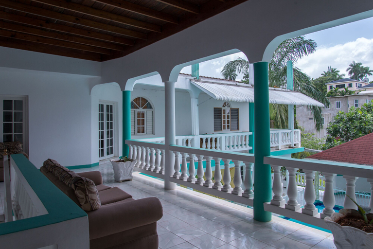 Exterior & Views 2, Diamond Villa Yoga & Wellness