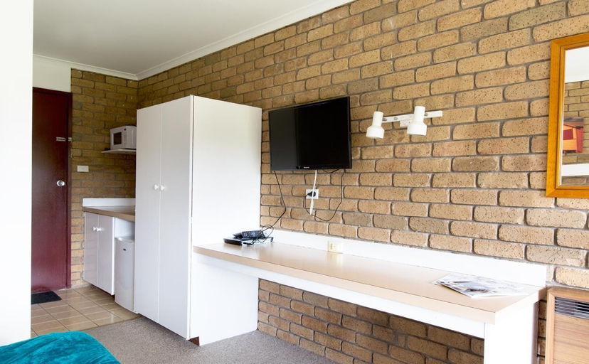 Bathroom 5, Bellbrae Motel, Surf Coast - West