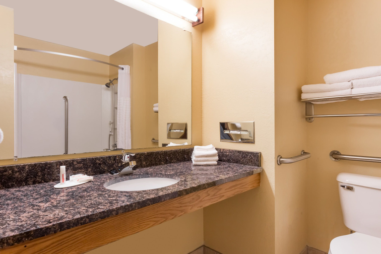 Bathroom 4, Super 8 by Wyndham Appleton, Outagamie