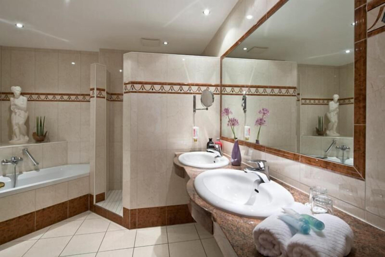Bathroom 4, Germanenhof, Höxter