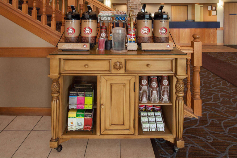 Food & Drinks 5, AmericInn by Wyndham Webster City, Hamilton