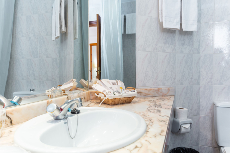 Bathroom 4, Hotel Abades Loja, Granada
