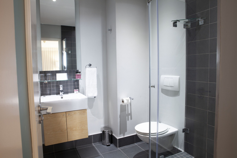 Bathroom 5, Atlantic Beach Hotel, City of Cape Town