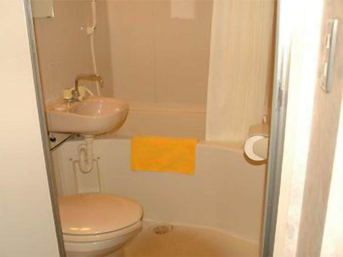 Bathroom 4, Los Inn, Kōchi