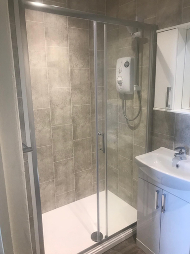 Bathroom 3, Atlantis, Torbay