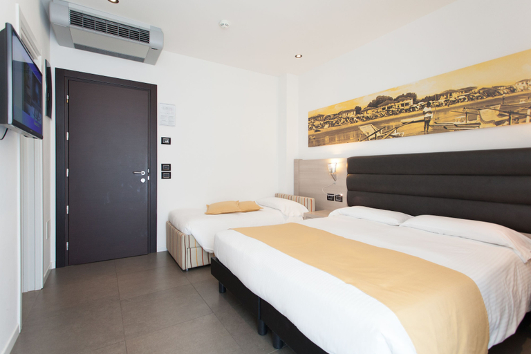 Bedroom 3, Hotel Adlon, Venezia