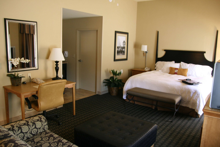 Bedroom, Hampton Inn & Suites Mobile Providence Park/Airport, Mobile