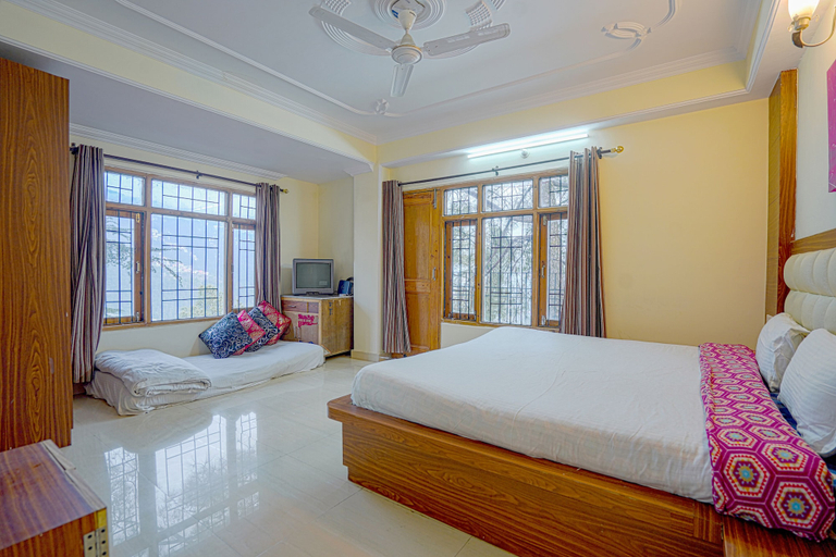 Bedroom 2, Shimla Woods 2BHK by Dumnu Homes, Shimla