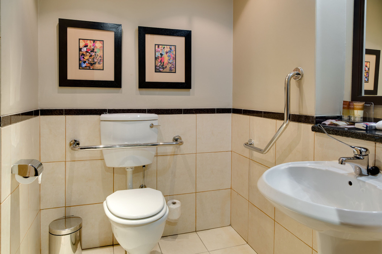 Bathroom 5, Protea Hotel by Marriott Blantyre Ryalls, Blantyre City