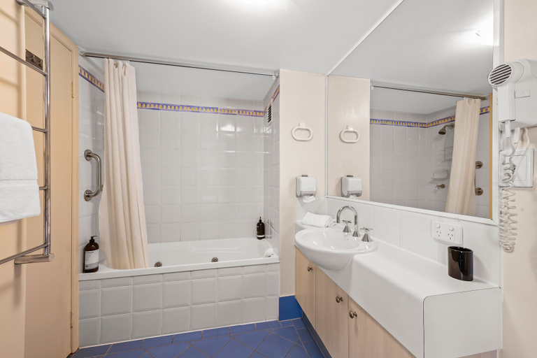 Bathroom, Asiatic Suite at Nautilus Mooloolaba, Maroochy - Mooloolaba