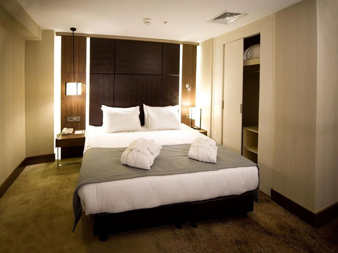 Bedroom 2, Ramada by Wyndham Istanbul Florya, Bakırköy
