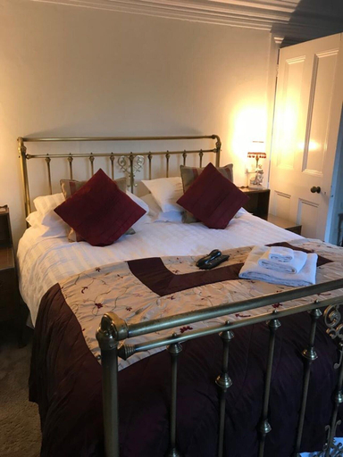 Bedroom 2, West End Lodge, Surrey