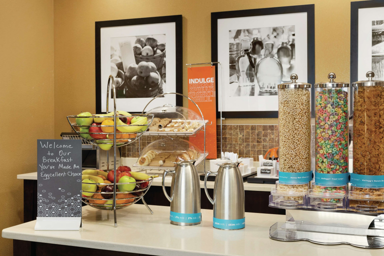 Food & Drinks 5, Hampton Inn St. Albans, Franklin