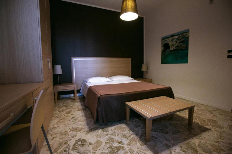 Bedroom 4, Villa del Mar, Bari