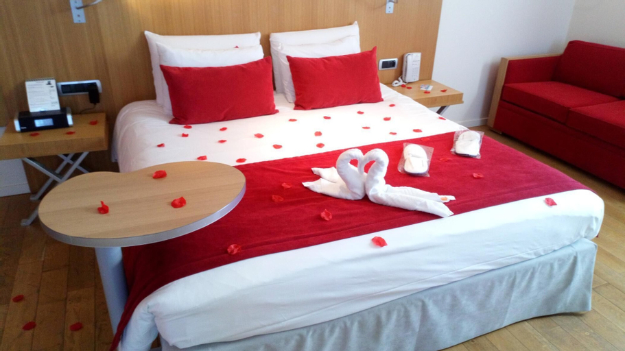 Bedroom 5, Mercure Vittel Hotel, Vosges