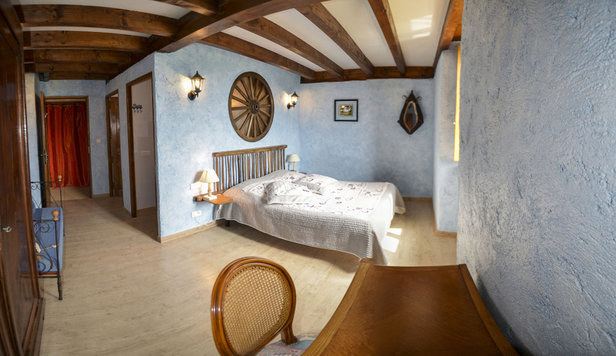 Bedroom 4, L'Ecrin Du Ségala B&B, Aveyron