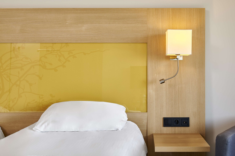 Bedroom 3, Park Inn by Radisson Liege Airport, Liège