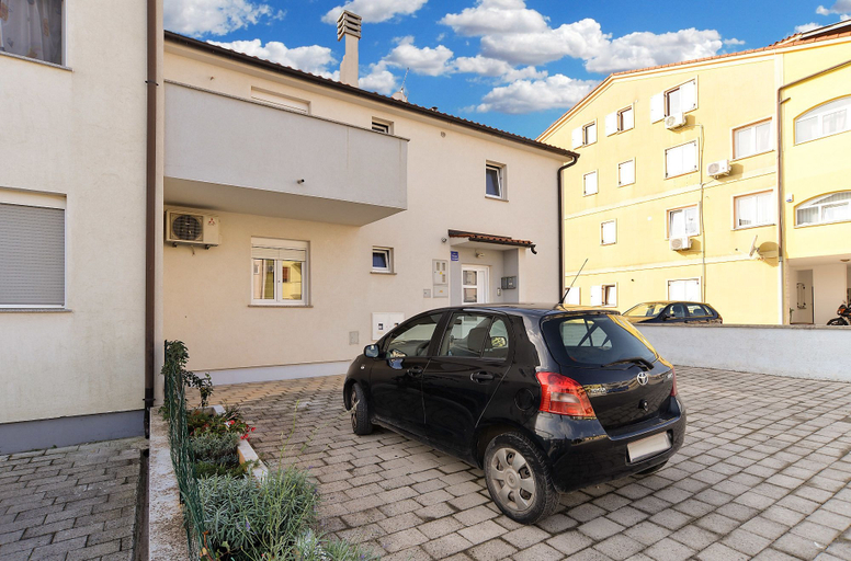 Exterior & Views 2, Apartment 1100, Pula