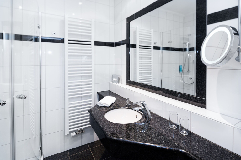 Bathroom 5, Villa Marburg Im Park, Aschaffenburg
