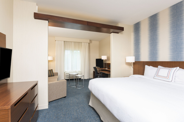 Bedroom 4, Fairfield Inn & Suites by Marriott Indianapolis Carmel, Hamilton