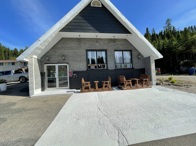 Exterior & Views 2, Motel du Rosier, Manicouagan