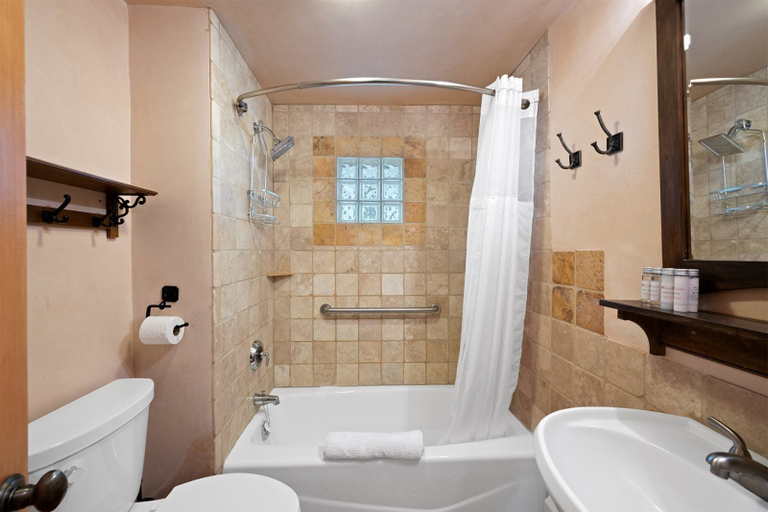 Bathroom 3, Casita de las Aves - Unbeatable Location, Spacious Yard, Santa Fe