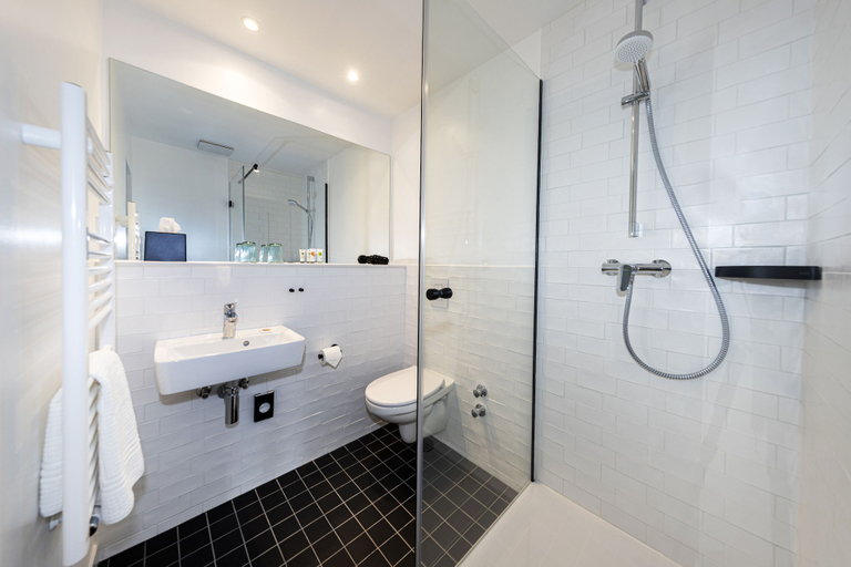 Bathroom 4, Lake House Plön, Plön