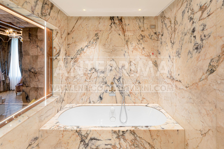 Bathroom 5, Hotel Dona Palace, Venezia