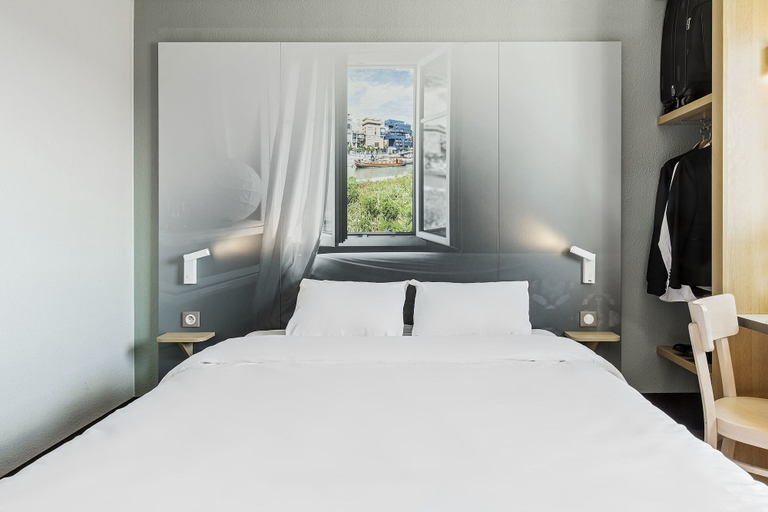 Bedroom 3, B&B HOTEL Lyon Grand Stade Meyzieu, Rhône