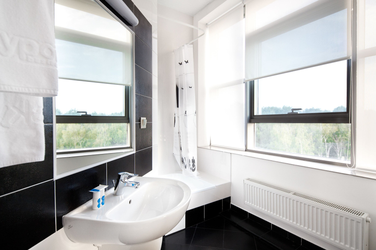 Bathroom 3, SkyPoint Sheremetyevo Hotel, Northern